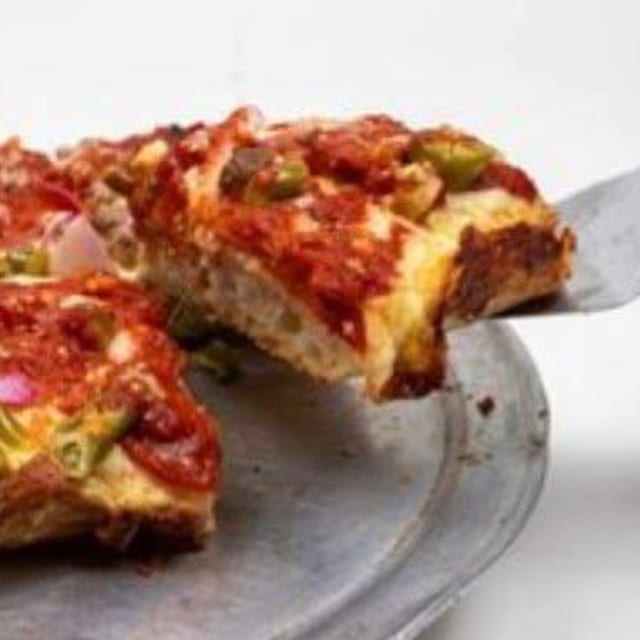 Deep Dish Pizza (Large).